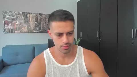 Snapshot of thiago_driussi chatting on September 15, 12:06 pm thiago_driussi online show from September 15, 12:06 pm