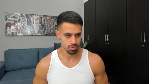 Snapshot of thiago_driussi chatting on October 18, 3:44 am thiago_driussi online show from October 18, 3:44 am