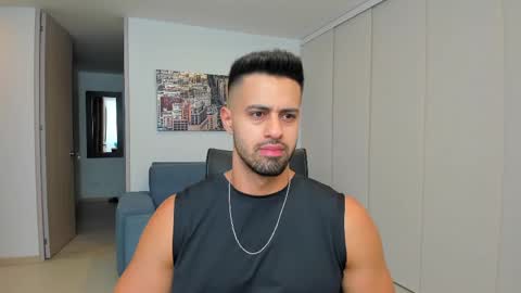 Snapshot of thiago_driussi chatting on February 27, 2:57 am thiago_driussi online show from February 27, 2:57 am