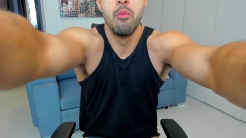 Snapshot of thiago_driussi chatting on January 26, 11:17 am thiago_driussi online show from January 26, 11:17 am