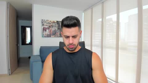 Snapshot of thiago_driussi chatting on February 16, 1:05 pm thiago_driussi online show from February 16, 1:05 pm