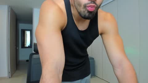 Snapshot of thiago_driussi chatting on March 5, 12:38 am thiago_driussi online show from March 5, 12:38 am