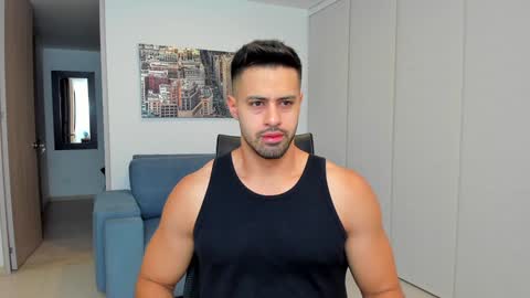 Snapshot of thiago_driussi chatting on January 26, 8:14 am thiago_driussi online show from January 26, 8:14 am