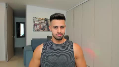 Snapshot of thiago_driussi chatting on February 26, 3:03 am thiago_driussi online show from February 26, 3:03 am