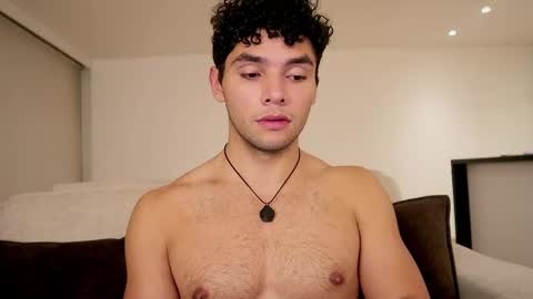 Just Thiago  online show from March 18, 2:06 am