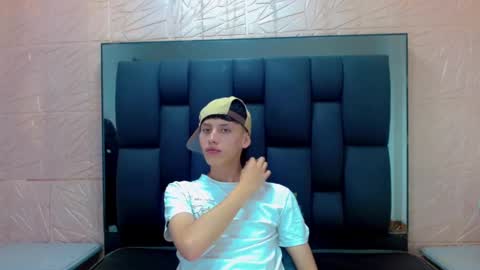 thiago_twink38 online show from November 24, 6:01 am