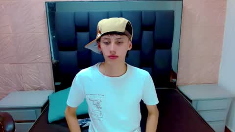 thiago_twink38 online show from November 8, 4:48 am