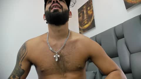 Thia Gomez online show from March 10, 7:29 pm