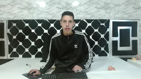 Thiago   online show from February 15, 9:37 pm