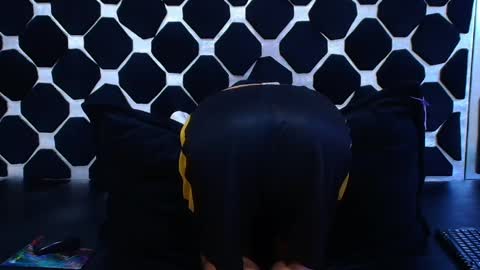 Thiago   online show from February 19, 10:20 pm