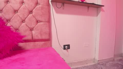 thianahorny online show from November 4, 12:28 pm