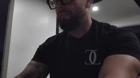 thiccbull12 online show from August 3, 12:33 pm