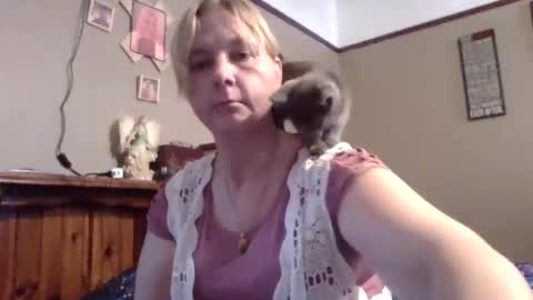 thickblonde_92 online show from November 5, 6:10 pm