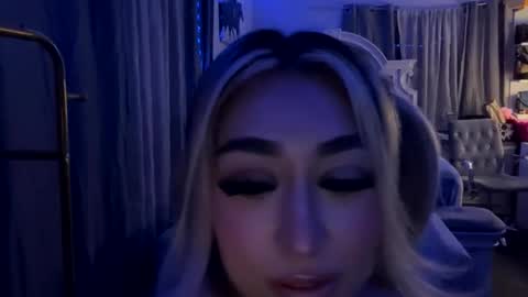 thicklatinamami1 online show from May 10, 6:31 am