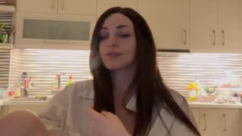 Sarra Rhies online show from March 19, 7:14 am