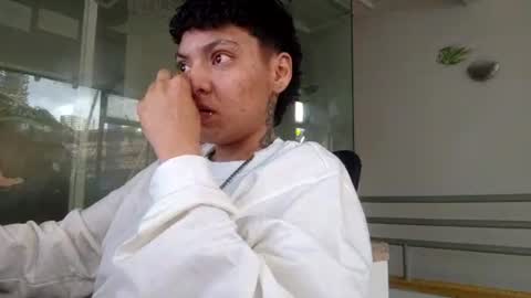 thomas27f online show from December 2, 10:08 pm