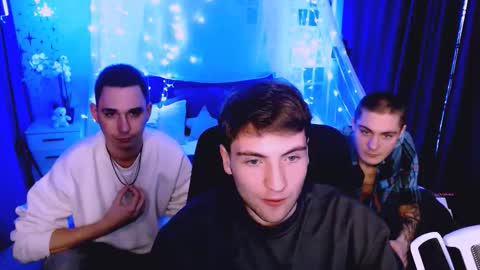 Thomas online show from December 3, 8:20 pm