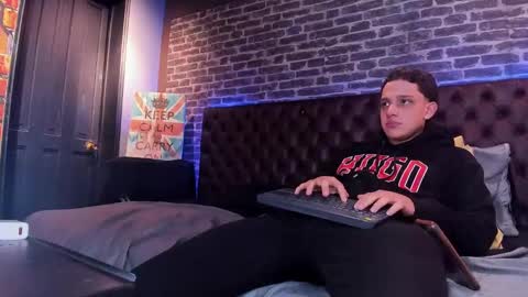 ---Thomas--- online show from January 25, 7:28 am