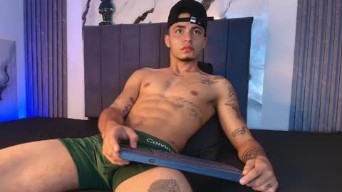 thomass_conor online show from April 4, 9:05 am