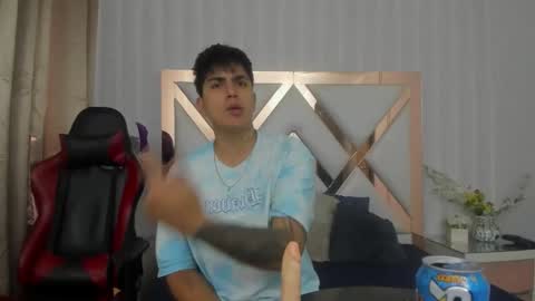 thomasthund online show from January 8, 1:06 pm