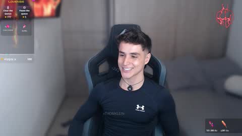 Thom Klein online show from March 4, 7:55 pm