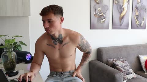 Sebastian online show from December 8, 3:56 pm