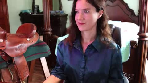 ThornburyRose online show from January 8, 6:25 pm