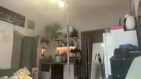 Snapshot of throatyygoat chatting on October 14, 4:32 pm throatyygoat online show from October 14, 4:32 pm