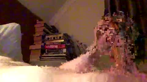 Snapshot of throbert1 chatting on October 28, 11:06 pm Robert online show from October 28, 11:06 pm