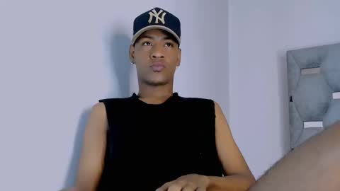 tiago_xxx_ online show from October 18, 11:09 pm