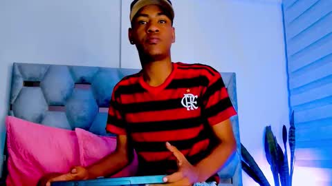 tiago_xxx_ online show from October 25, 12:22 am