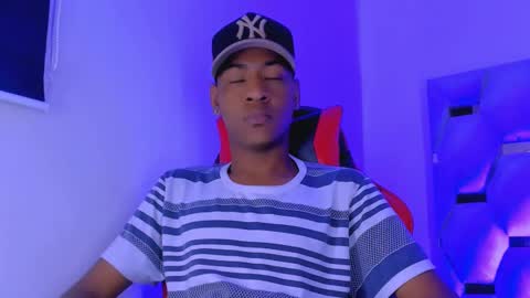 tiago_xxx_ online show from October 23, 10:43 pm