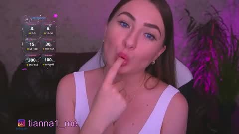 Snapshot of tianna_me chatting on September 10, 7:37 pm tianna_me online show from September 10, 7:37 pm