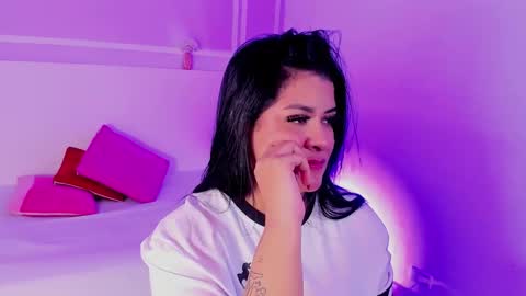 tiannagloww online show from February 23, 6:54 pm