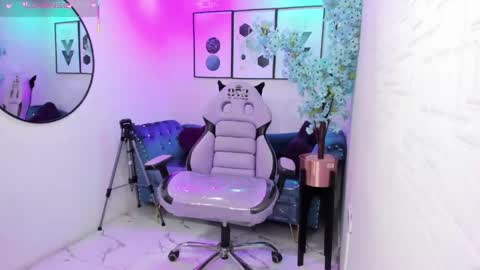 Tiara  online show from April 12, 7:45 am