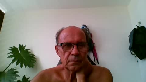 Snapshot of tiaretiareopui chatting on January 17, 8:24 am tiaretiareopui online show from January 17, 8:24 am