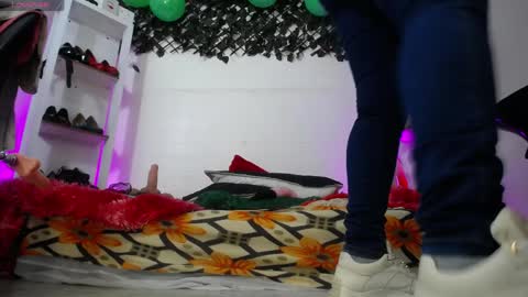 Tifanny Nails  online show from April 5, 2:03 pm