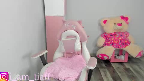 Snapshot of tifany_tay2 chatting on October 30, 4:13 am hey am julietha online show from October 30, 4:13 am