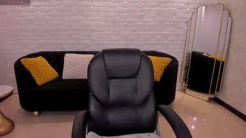 Tiffanny Sins online show from October 12, 3:54 am