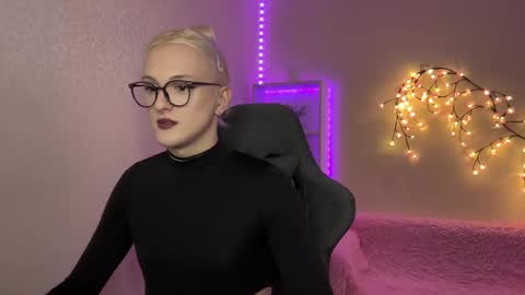 Amira online show from November 27, 10:12 am