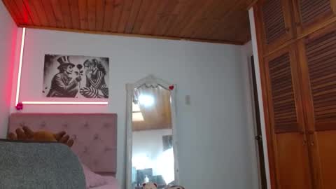 Tifanny online show from November 5, 2:52 pm