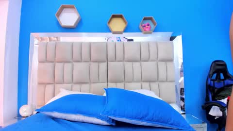 tiffany_johnson18 online show from September 18, 4:05 am