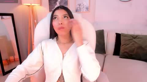 tiffany_low online show from February 25, 3:37 pm