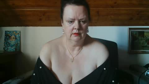 TiffanyMature online show from March 6, 8:35 am