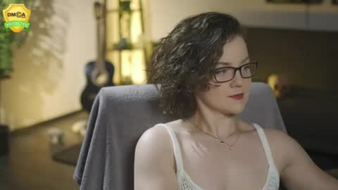 tiffanyriox online show from June 18, 1:55 am