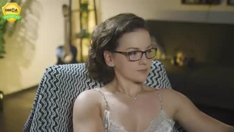 tiffanyriox online show from July 18, 2:13 am