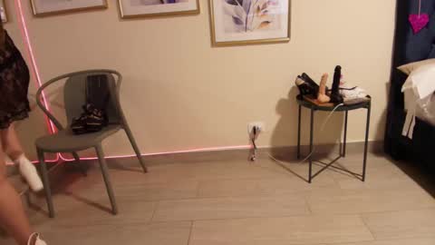 tiffanystorms_ls online show from September 24, 1:07 pm