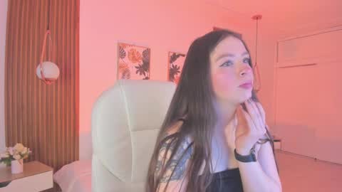 Snapshot of tiffanywright_ chatting on September 20, 1:36 pm Tiffany online show from September 20, 1:36 pm