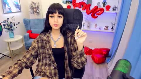 tiffanyyoun online show from February 9, 11:14 am