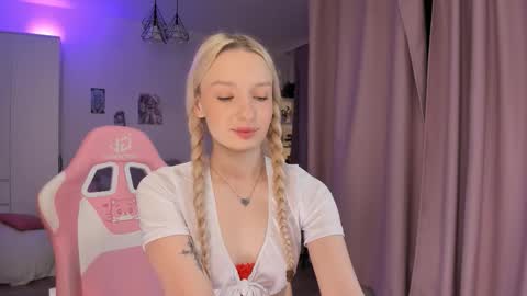 Tiffany online show from March 17, 3:33 am